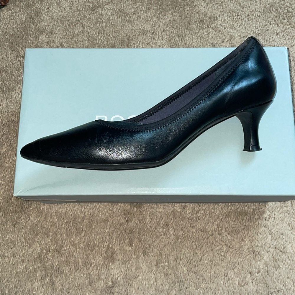 Women’s black heels